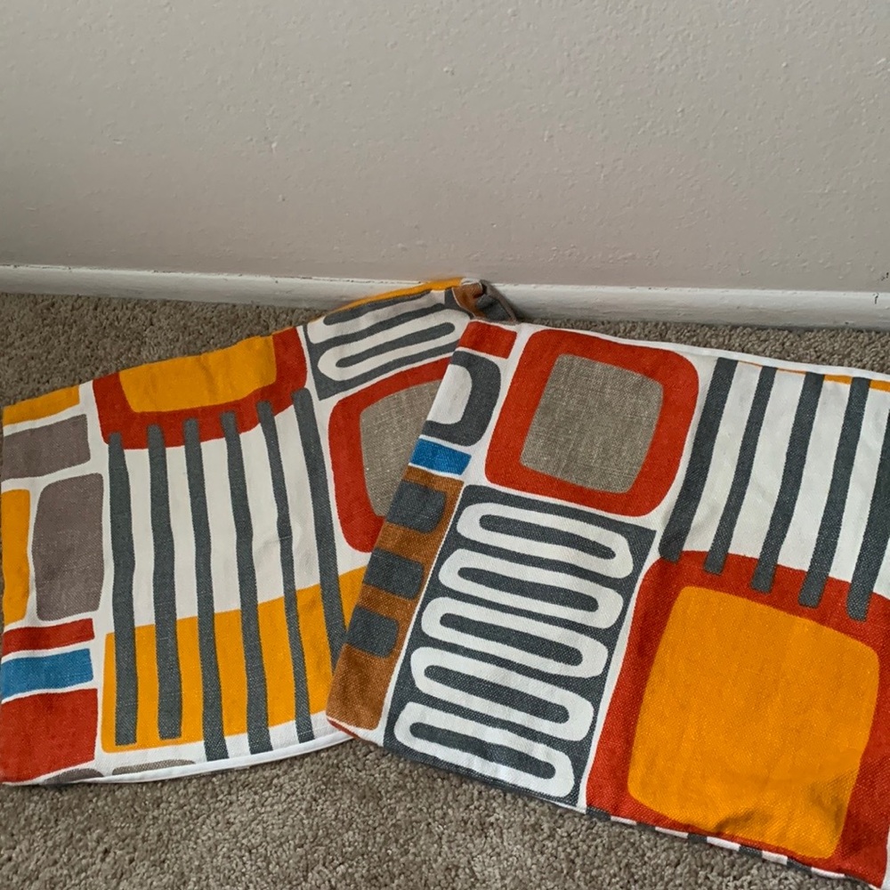 IKEA VILMIE RUTA Used Pillow covers 16x20” (40x50cm)
